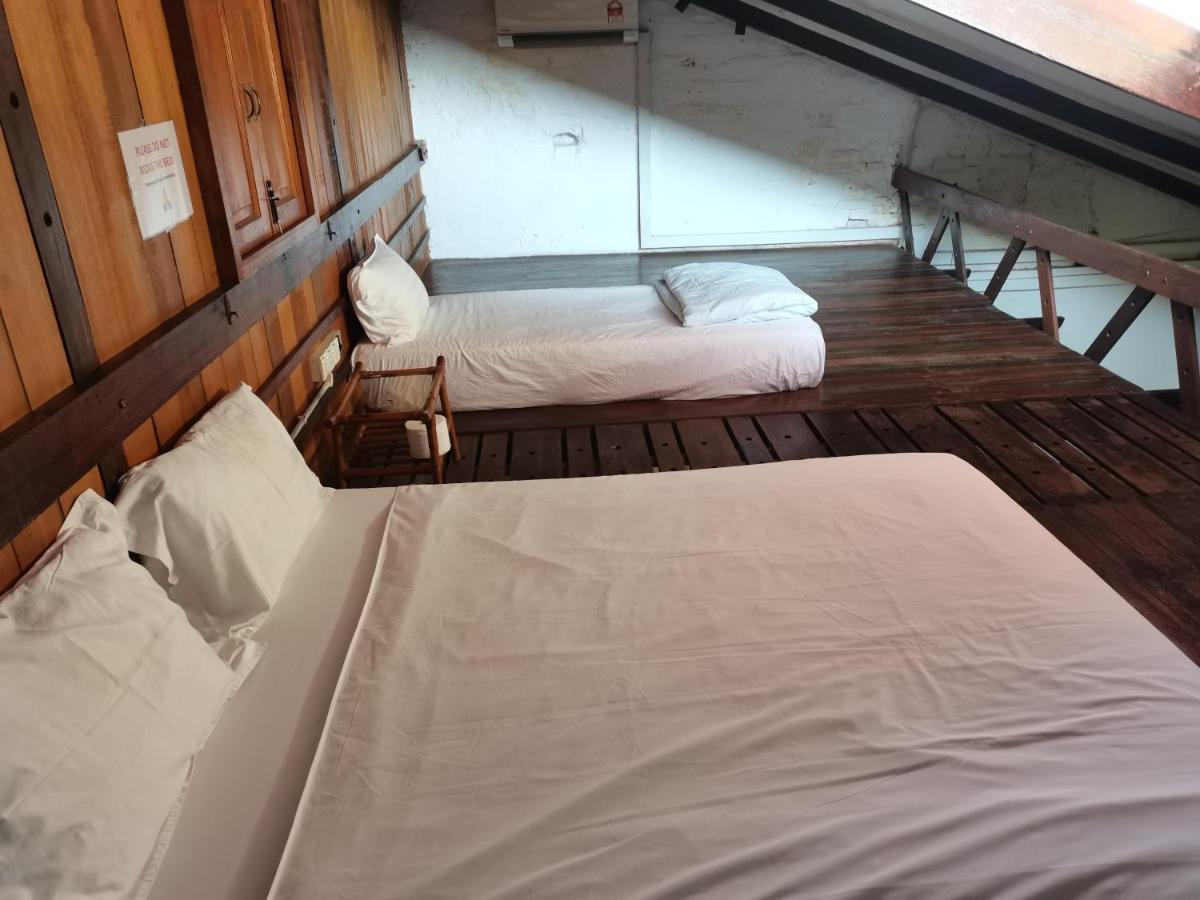 Appartement Mori Jonker à Malacca Extérieur photo